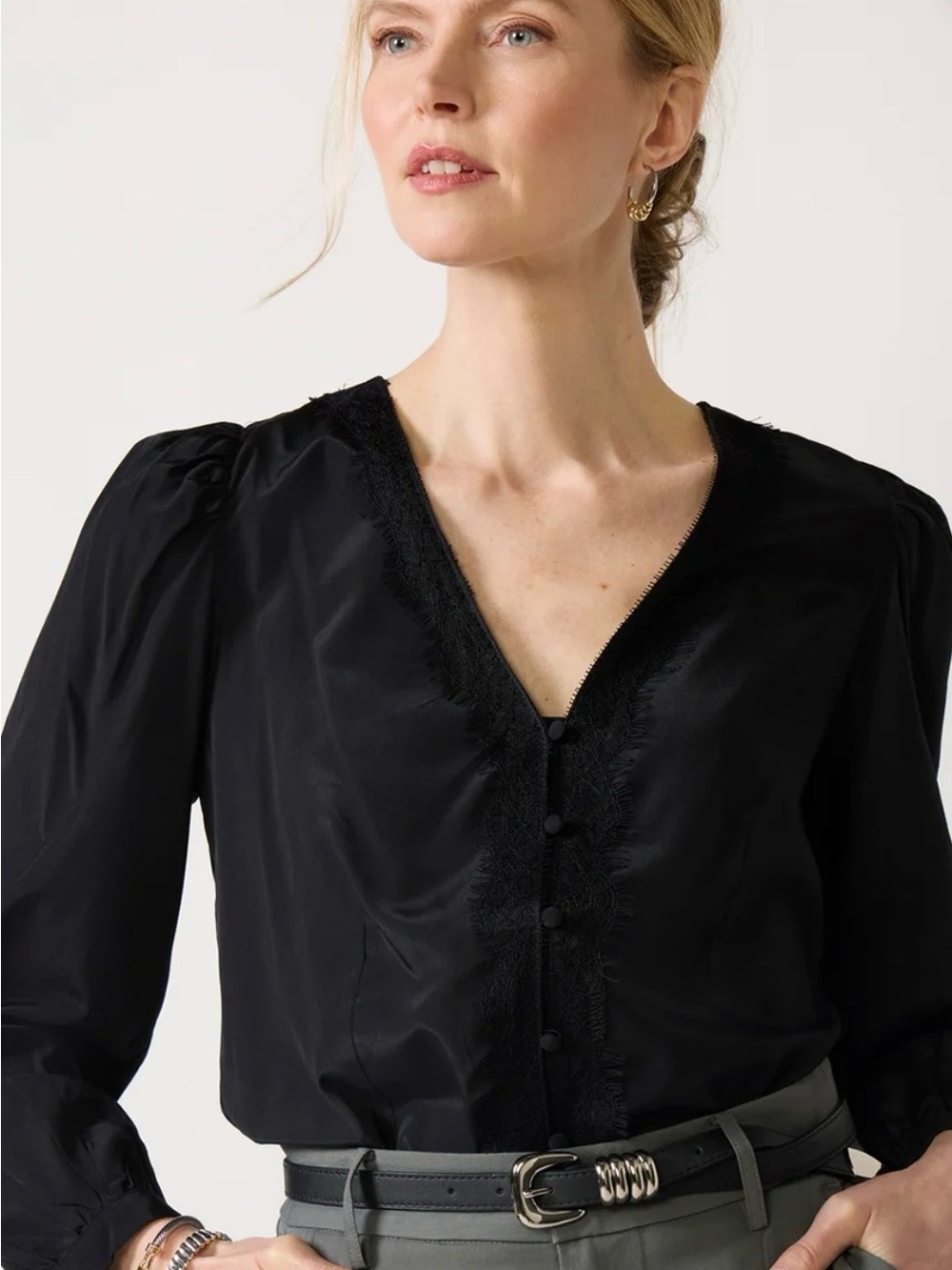 EVEREVE Eva Lace Front Blouse Size L NWOT